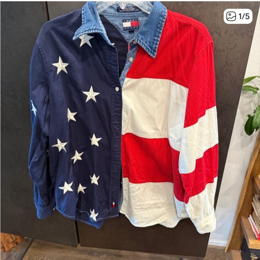 💥 Tommy Hilfiger Red White and Navy Flag Button-Up Shirt💥